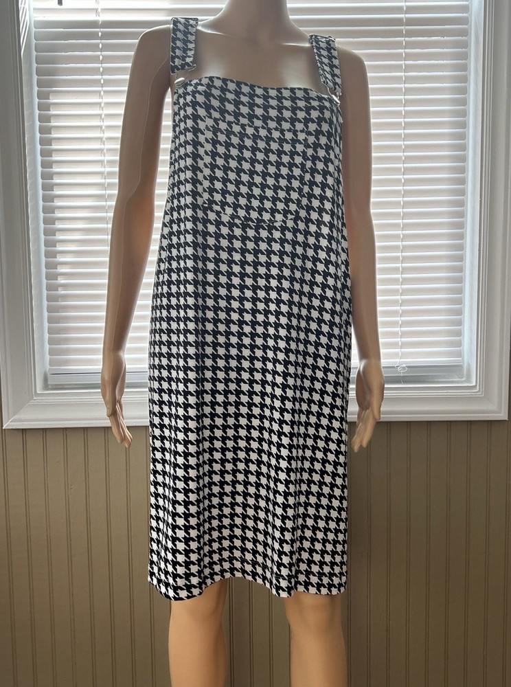 Absolutely Love it !! 1X Black White Houndstooth Sleeveless Shift Dress