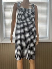 Absolutely Love it !! 1X Black White Houndstooth Sleeveless Shift Dress