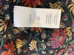 Cinq a Sept black floral silk mini dress size 8, v-neck, black ribbon accent