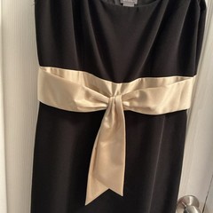 Ann Taylor Womens Lined Black Sleeveless Dress with Gold Bow Size 10P Pre-Owned