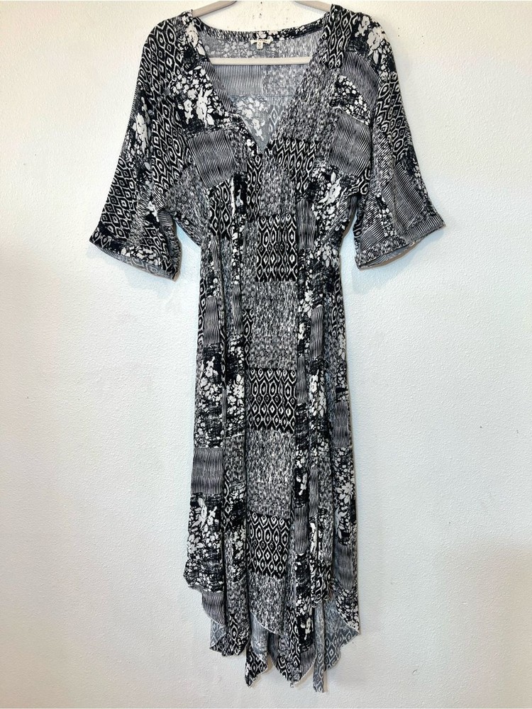 En Creme V-Neck Patchwork Print Asymmetrical Midi/Maxi Dress Size M