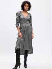 GAP NWT Women&rsquo;s Ruched Satin Midi Dress – New Shadow Grey – Size Medium