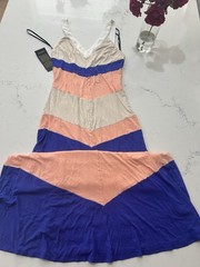 bebe Women’s M Chevron Maxi Dress Blue White Peach V‑Neck Stretch NWT