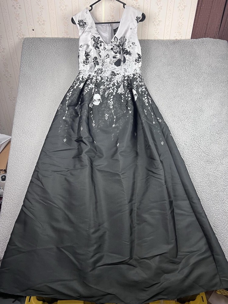 Adrianna Papell Dress Womens 8 Black Floral Jacquard V-Neck Ball Gown Formal
