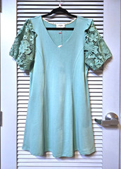 sage green floral crochet puff slev dress L