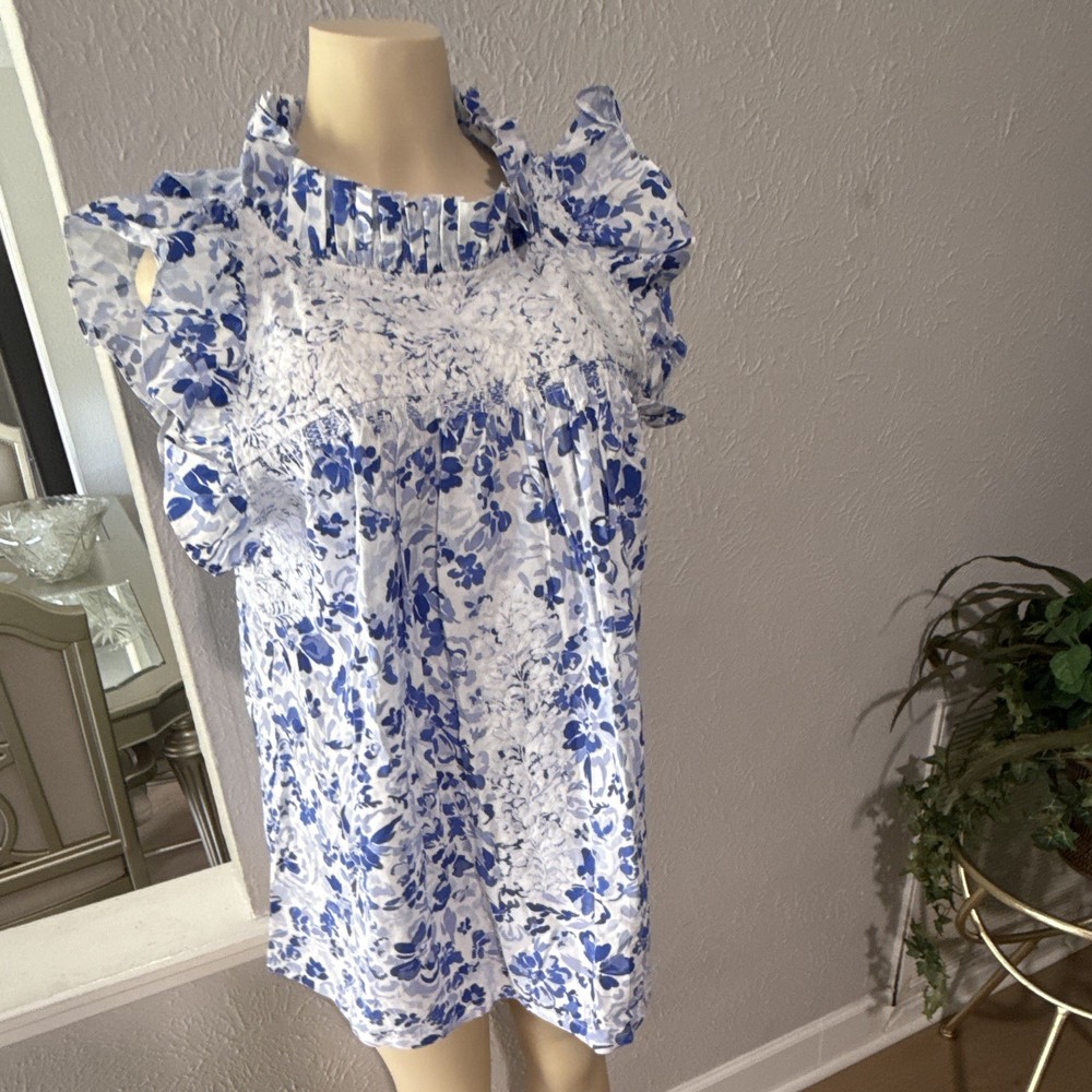 Women’s M White/Blue Floral T-Shirt Dress Short Sleeve Ruffle Accents Short