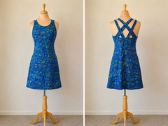 Title Nine Size S Cirque De La Vie Built-In Bra Dress Blue Synergize Print
