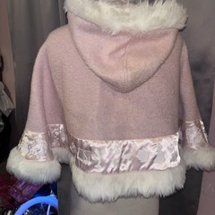Rare Liz Lisa Beauty & Beast Belle Cape Poncho Pink White Pom Pom Sz Small Fur