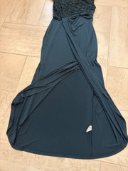 Connected Apparel Dark Green Embellished Size 4 Evening Gown Elegant Gala Formal