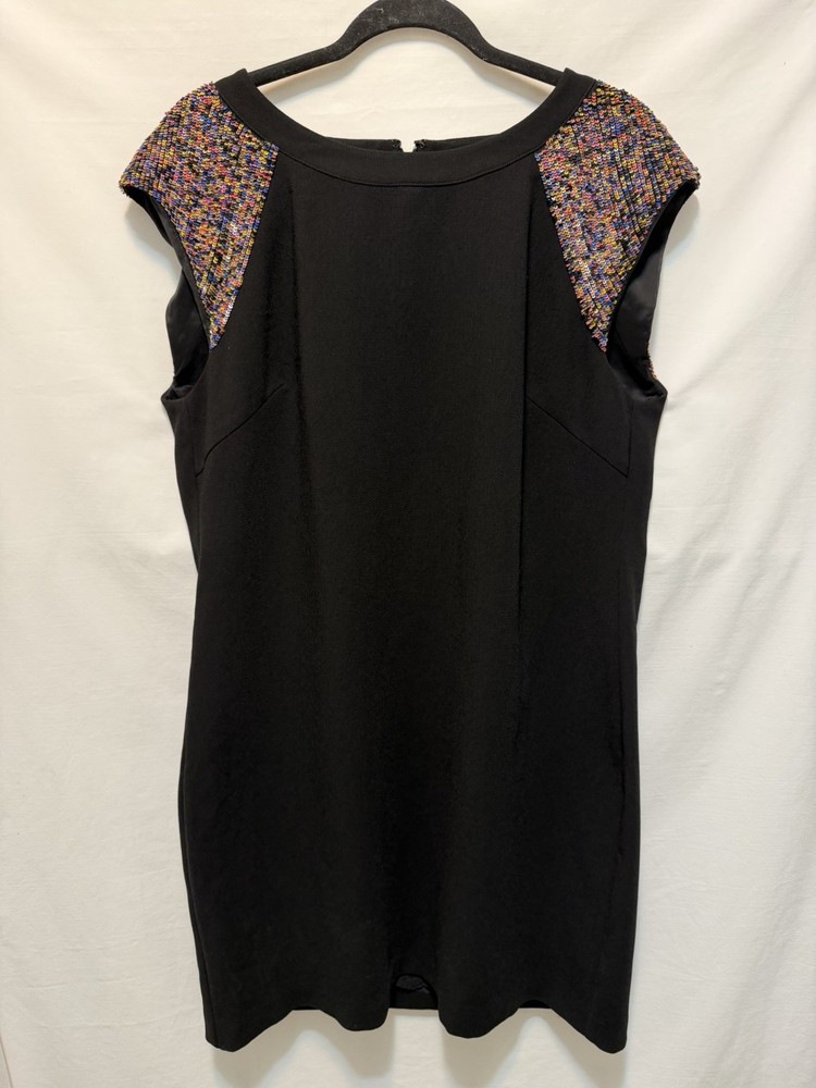 Trina Turk &lsquo;Nettle&rsquo; Black Sequin Beaded Shoulder Crepe Shift Dress Sz 12