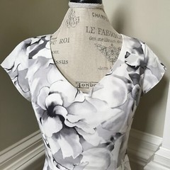 Charlotte Brody A-Line Sheath Dress Womens 4 Gray White Floral Fit & Flare Silk