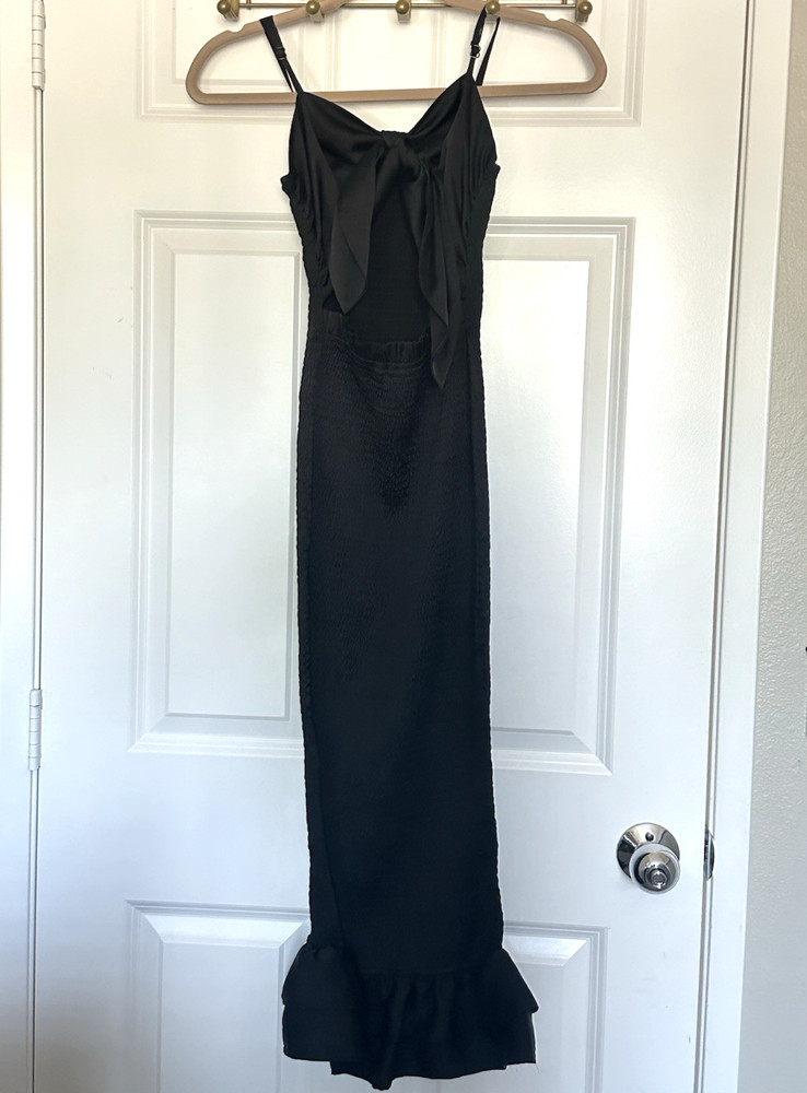 Black Spaghetti Strap V-Neck Evening Small Dress