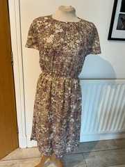 Vintage 80s 90s beige grey and purple floral print chic summer elegant dress