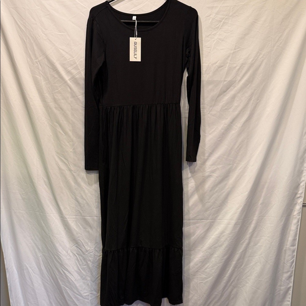 Auselily NWT Chic Black Long Sleeve Dress