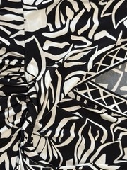 BCBGMAXAZRIA XS Black White Abstract Wrap Dress V-Neck 3/4 Twist Waist