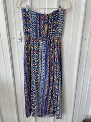 Solitaire Maxi Dress Size Large Embroidered Floral Strapless Maxi Lined Festival