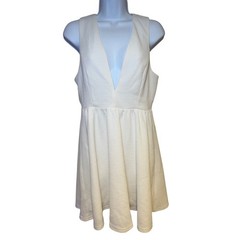 Lucca White Textured Deep V Neck Fit & Flare Skater Mini Dress Size Medium