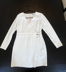 GUESS White Solid Wrap Dress V-Neck Long Sleeve Short Zip Buckle Accents L