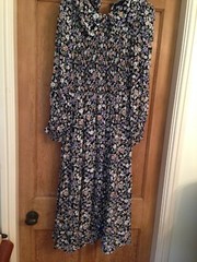 PIECES DRESS SIZE SMALL SHIRRED SMALL FLORAL PRINT LENGTH 120CM