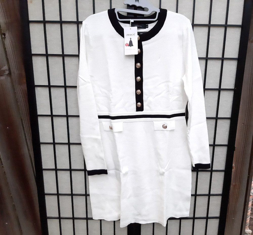 ZESICA Long Sleeve, Color Block Button Accent Sweater Dress White Black L NWT