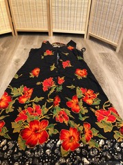 R&K Sleeveless Luau Dress Black and Red Size 16 100% Rayon (H99)
