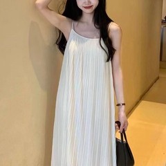 Flattering Pleated Silhouette Lazy Style Dress for Women Inner Wear Option