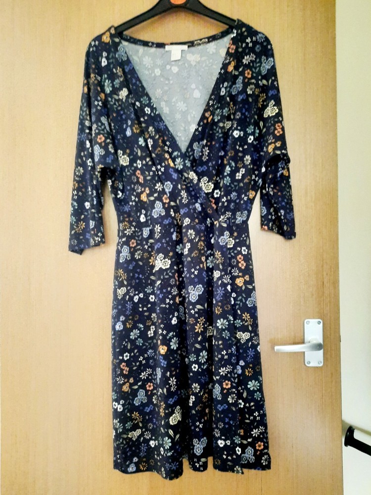 H&M Navy Blue Floral 3/4 Sleeve Knee Length Dress Size S