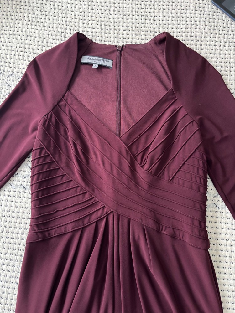 anne klein, size 6, sweetheart neckline, pleated bodice, excellent condition