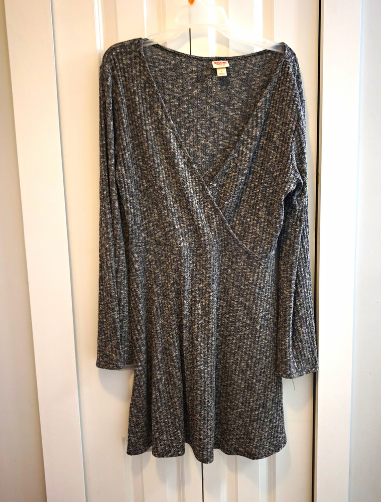 Mossimo Supply Co Gray Solid Wrap V-Neck Long Sleeve Stretch Knit Short Dress L