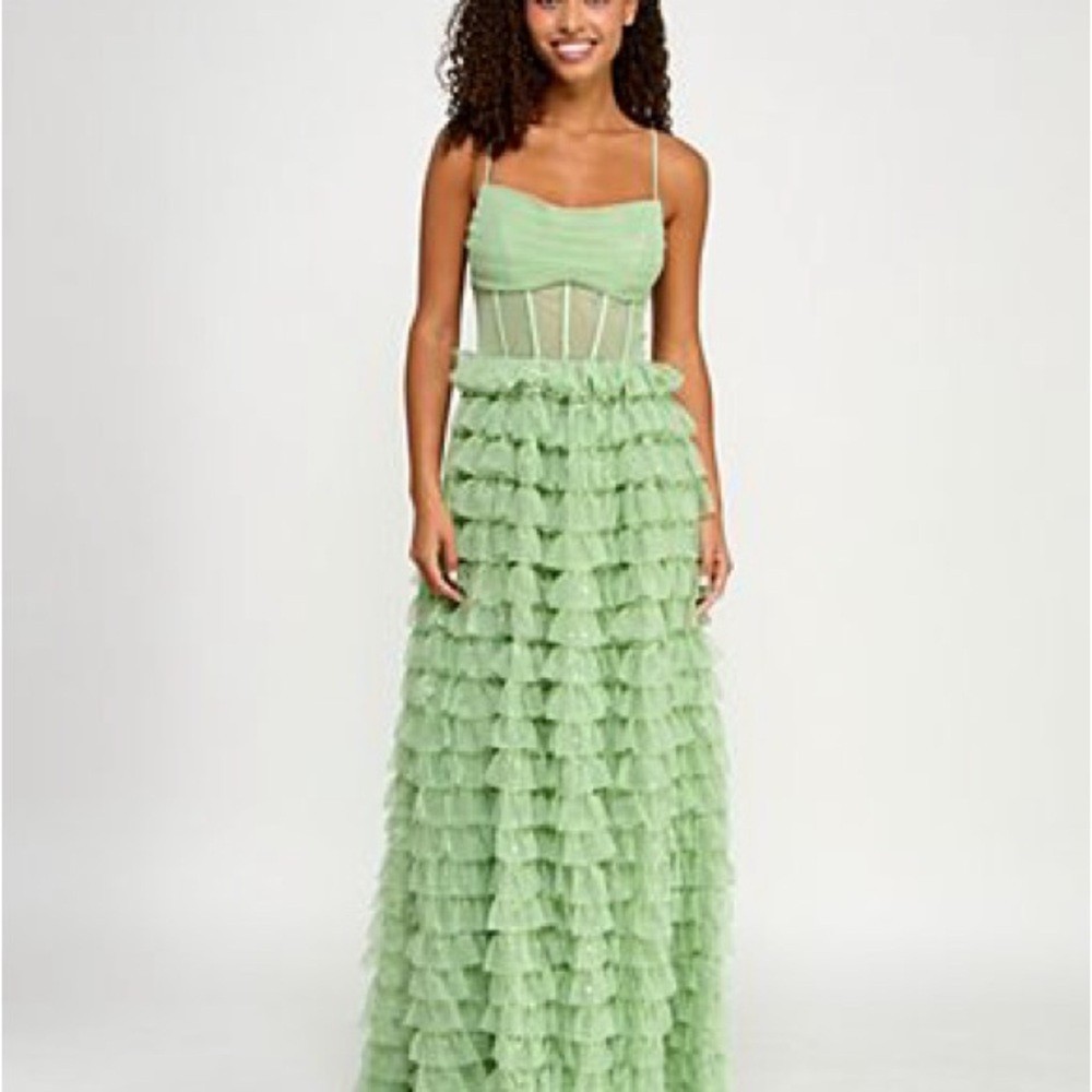 Stacees light green tiered ruffle prom dress with corset and faux boning sz 4