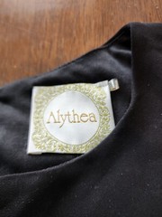 women&rsquo;s long sleeved knee length fancy dress Alythea Size L black lace sleeves