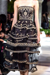 Oscar de la Renta Fall 2019 Runway Black Gold Embroidered Tulle Dress US 12