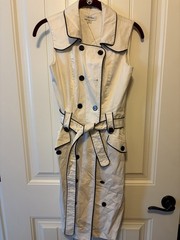 Calvin Klein Women&rsquo;s Solid White With Black Trim Sz 2