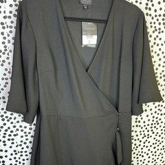 Topshop Black Wrap dress NWT size 10 ruffle bottom little black midi dress