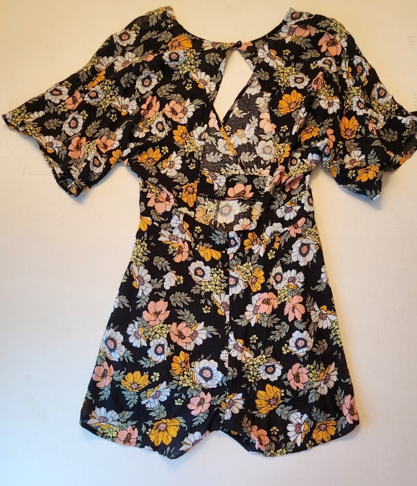 Basil Lola Black Floral V Neck Mini Culottes Dress Back Out Back Women NEW READ