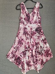 Simply Vera Vera Wang Dress Women&rsquo;s M Pink Purple Floral Handkerchief Hem Midi
