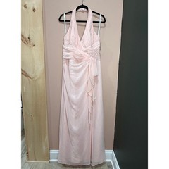 David&rsquo;s Bridal Women Soft Crinkle Chiffon Halter Bridesmaid Dress