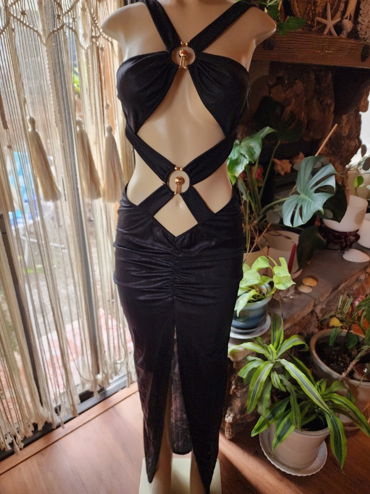 NWT Women&rsquo;s Size M Black Halter Maxi Dress Gold Ring Cutout Resort Cruise