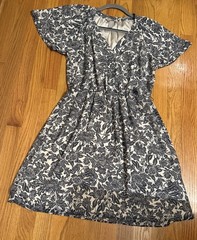 H&M Women’s Black Floral Dress Pullover Elastic Waist Tie Belt Knee Length Sm