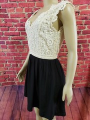 MADISON MARCUS Size S Beige & Black Crochet Sleeveless Dress( /B10)