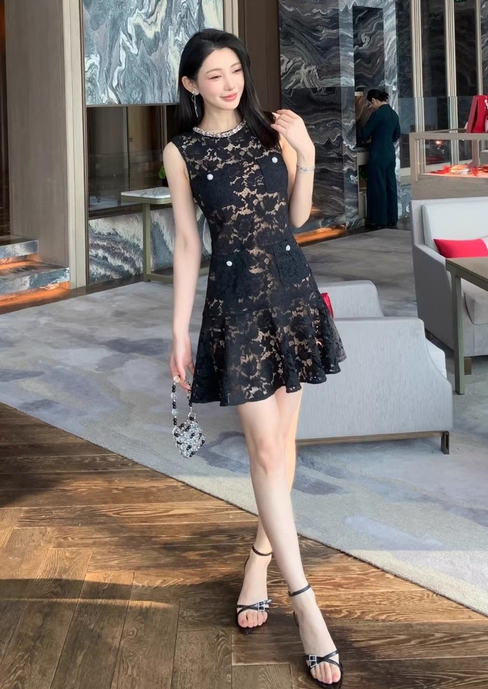 Self-Portrait Black Colored diamond Round neck Sleeveless Lace Dresses