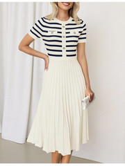ZESICA Dress Womens Medium White Striped Pleated Sweater Fit Flare Midi Nautical