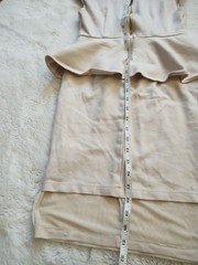 Alice + Olivia Beige Sheath Peplum Dress Round Neck Cap Sleeve Zip 3 Dry Clean