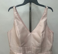 Alfred Sung Sleeveless Knee Length V-Neck Cocktail Dress in Blush Size 16 (D768)