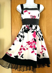 WOMEN&rsquo;S SPEECHLESS COTTON WHITE BLACK PINK FLORAL SLEEVELESS TEA DRESS – SIZE 3