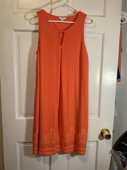 Crown & Ivy Women&rsquo;s Orange Shift Dress Sleeveless Keyhole Embroidered Hem M