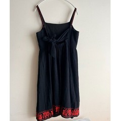 Black cotton gauze dress w/ red cross-stitch embroidery – modcloth – Size M