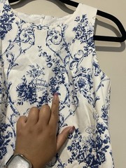 London Times White Blue Floral Shift Dress sz 2 Sleeveless Knee Length Scroll
