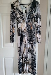 Linda Lundstrom Long Wrap Maxi Dress Size 10 Medium White Black Abstract Print