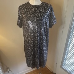 Michael Kors .Gray Leopard Sequin Shift Dress Neck Short Sleeve Knee Length